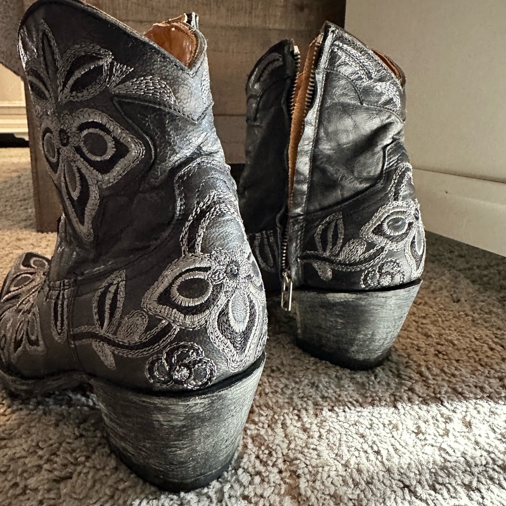Old Gringo Black and Gray Embroidered Ankle Boots - Picture 2 of 7
